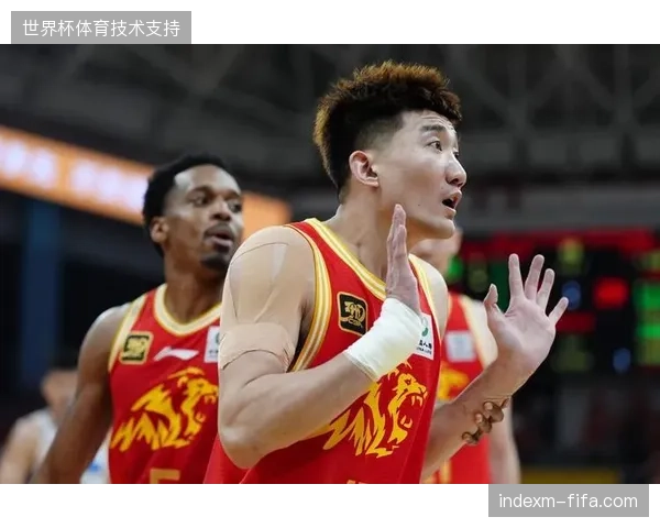 孙铭徽领衔广厦在八进四决胜战打出窒息防守，用篮板优势彻底击溃山西队晋级四强
